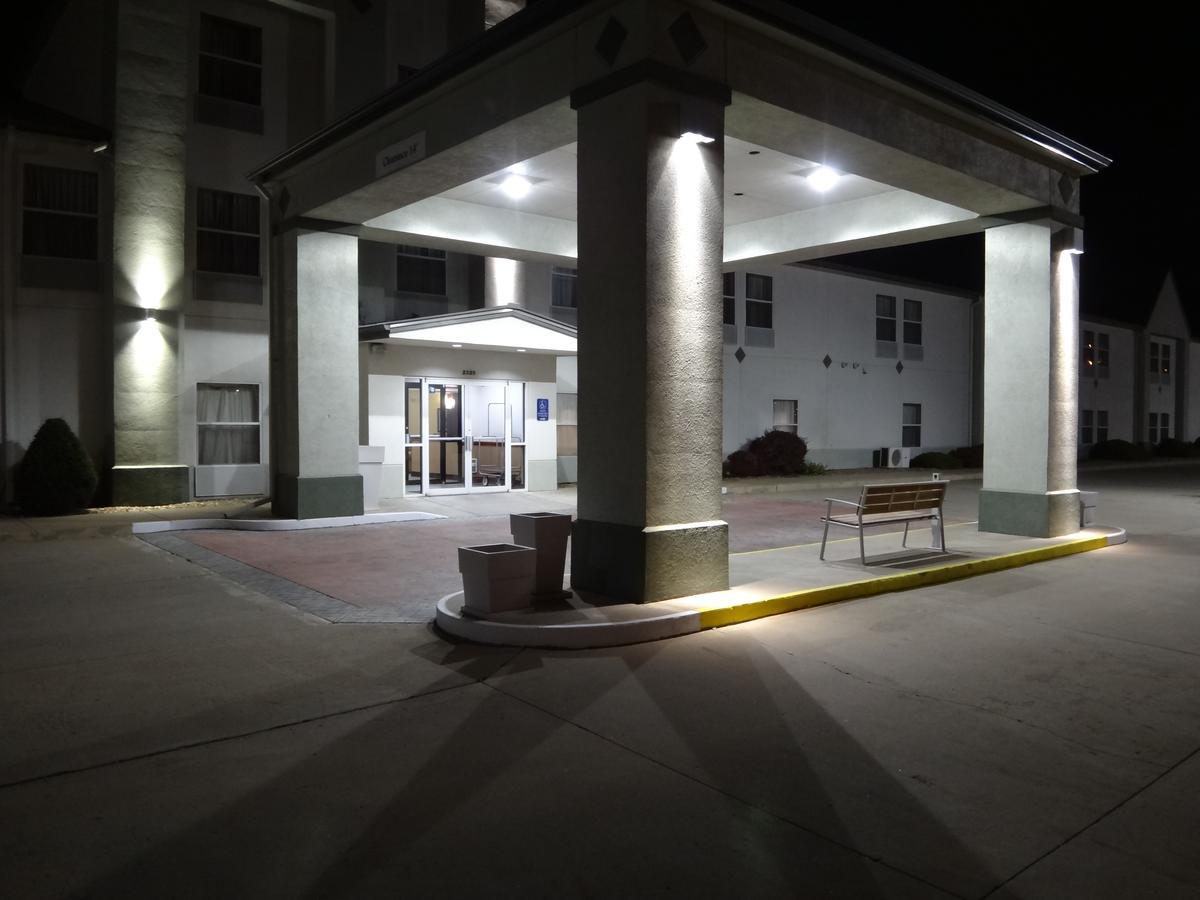 Windsor Inn&Suites Dodge City Exterior foto